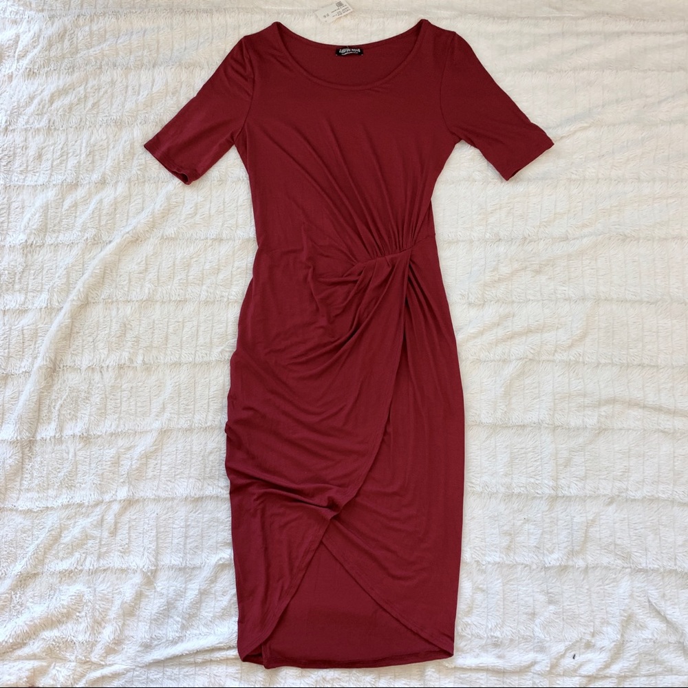 Fashion Nova Short Sleeve Bodycon Midi dress